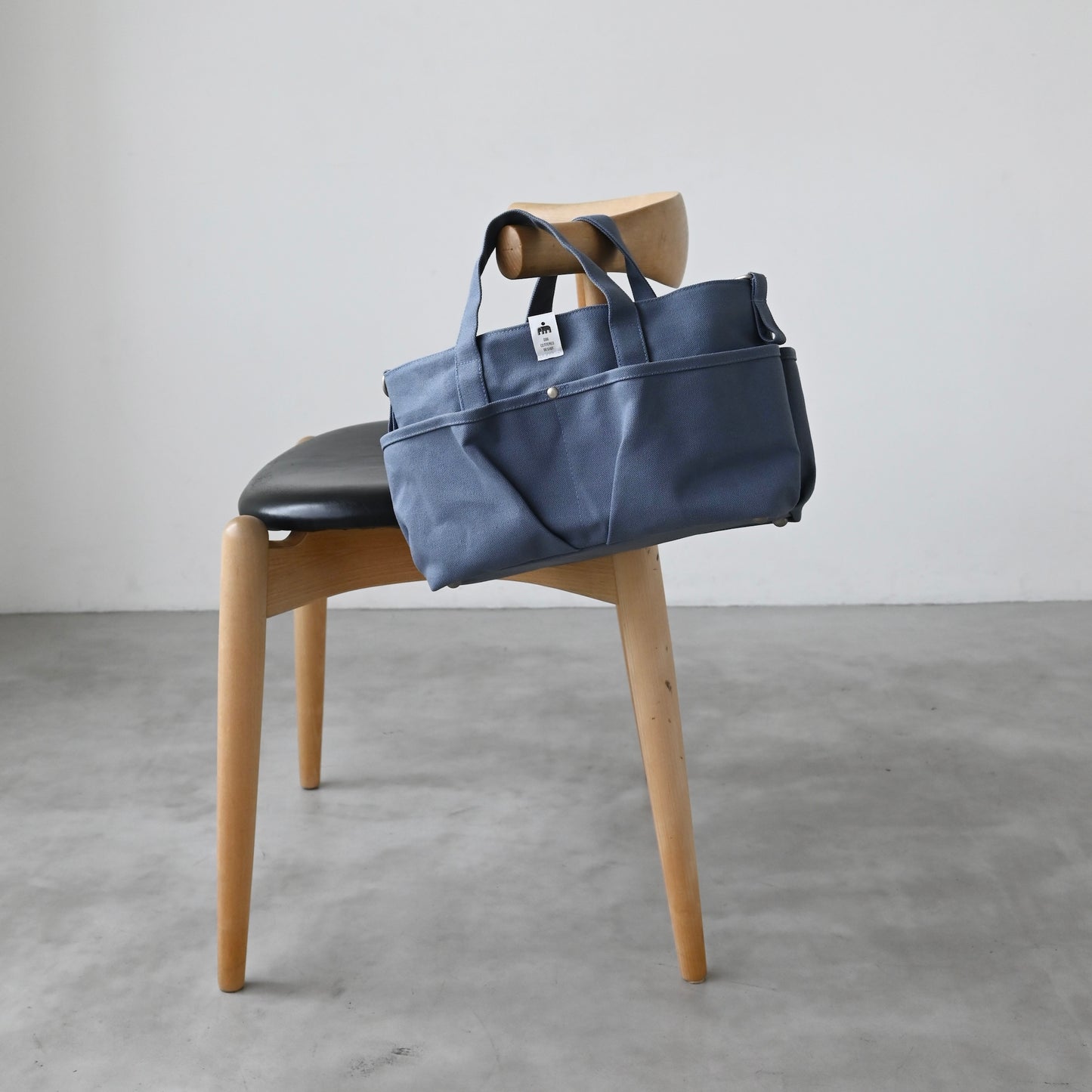 MEe OTOMO BAG アッシュグレー【inuno.別注色】