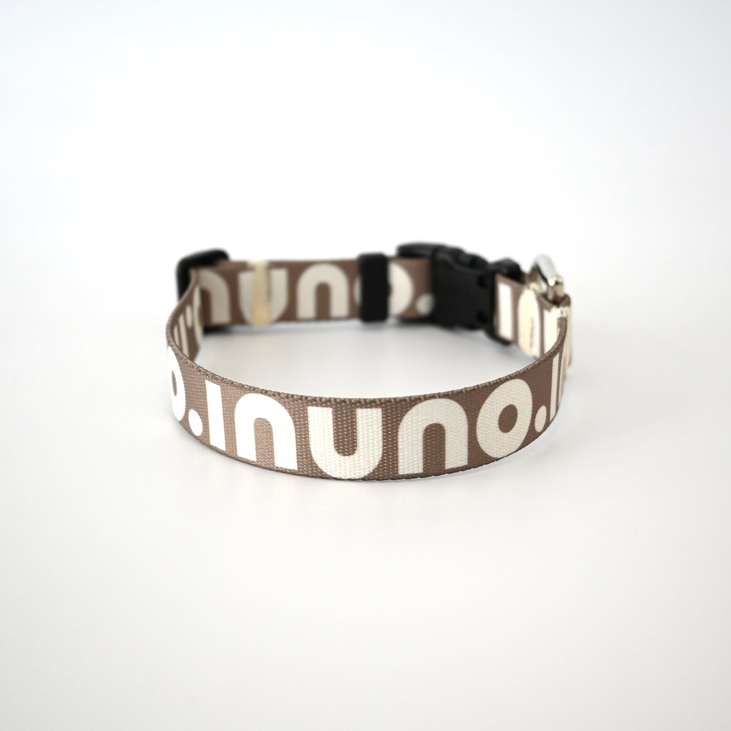 首輪 inuno. logo ベージュ